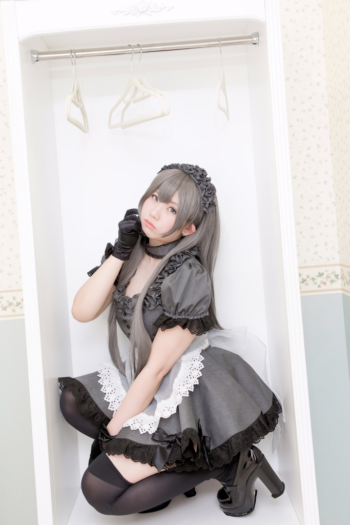 Rabbit play pictorial - black maid(5)